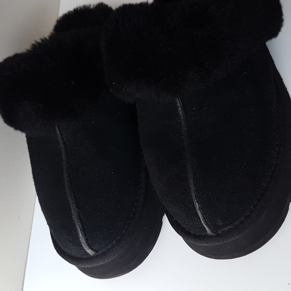 UGG Women's Plush Black Slippers - Picture 12 of 12